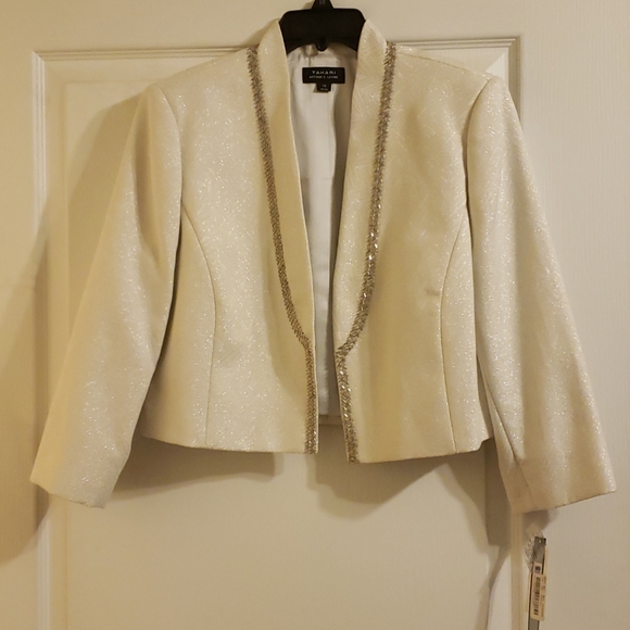 Suit - Picture 3 of 3